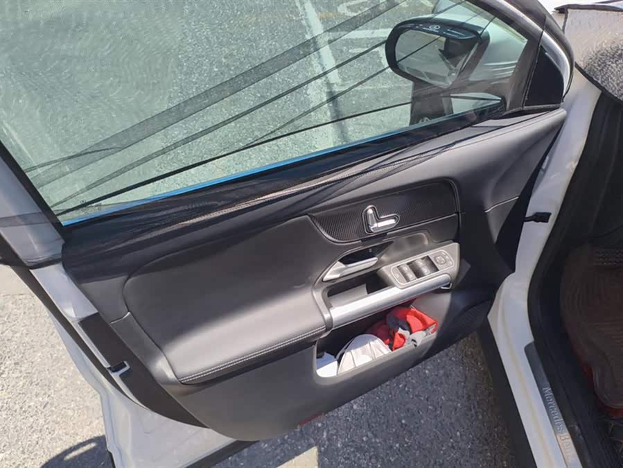 Mercedes-Benz EQA Class 2024 immagine di auto #8