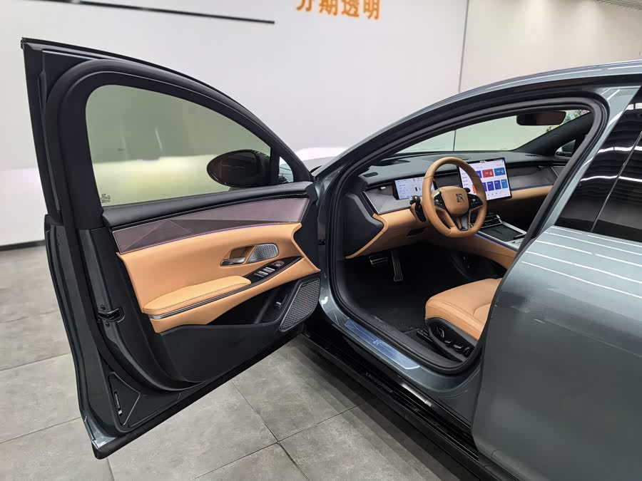 BYD HanL 2025 car image #8