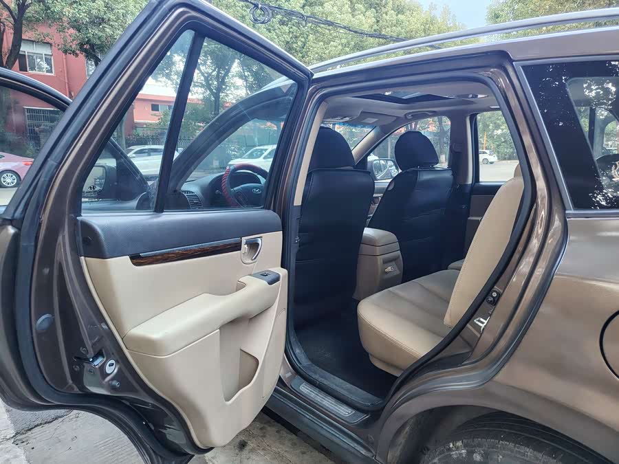 Hyundai Santa Fe Classic 2011 car image #8