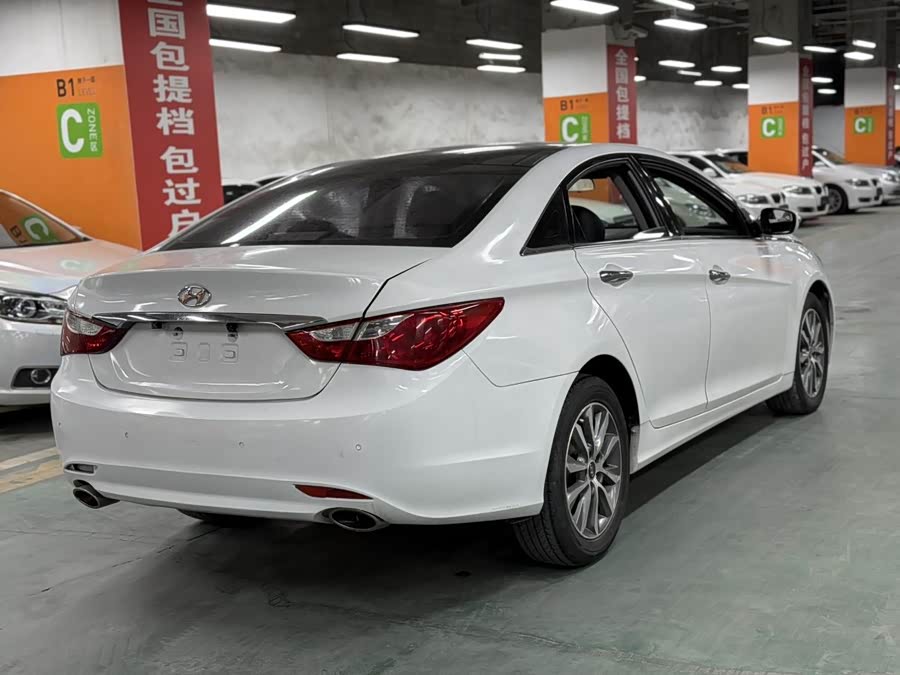 Hyundai Sonata 2013 car image #8