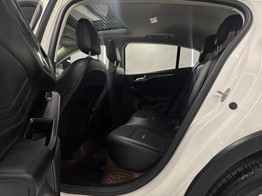 Ford Focus Active 2021 immagine di auto #8