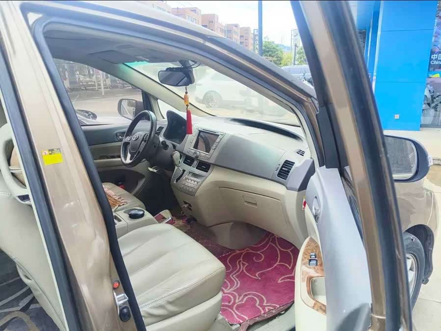 BYD M6 2014 car image #8