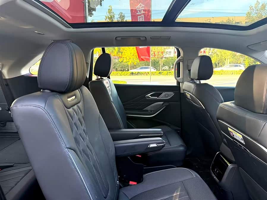 HongQi HS7 PHEV 2024 #8 HongQi HS7 PHEV 2024 car image #8