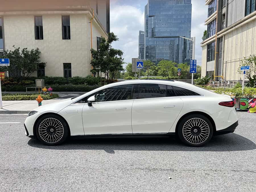 Mercedes-Benz EQS Class 2023 car image #8