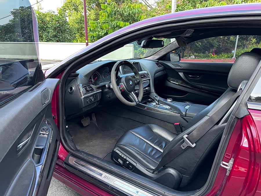 BMW 6 Series 2012 car image #8