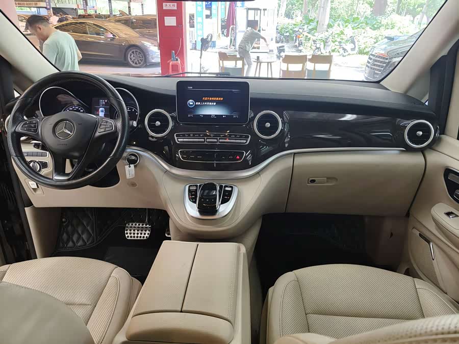 Mercedes-Benz V Class 2020 car image #8