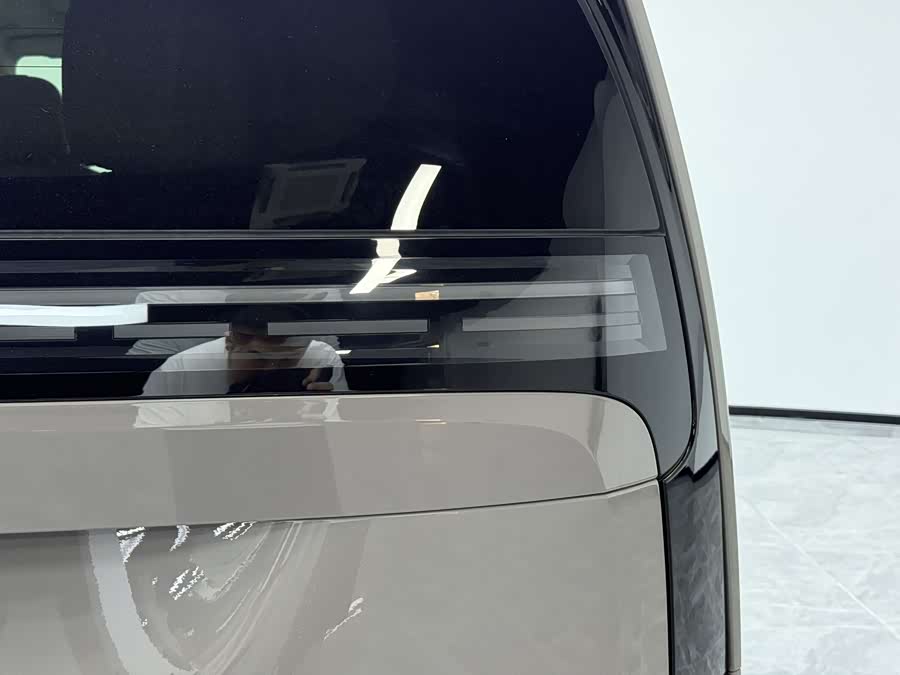 理想汽车 理想MEGA 2024 汽车图片 #8