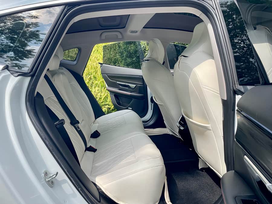 小鹏 小鹏P7 2022 汽车图片 #8