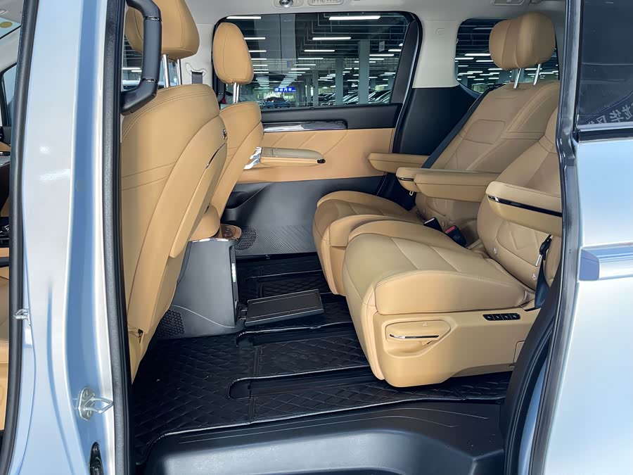 GAC Trumpchi E8 New Energy 2024 #8 GAC Trumpchi E8 New Energy 2024 car image #8