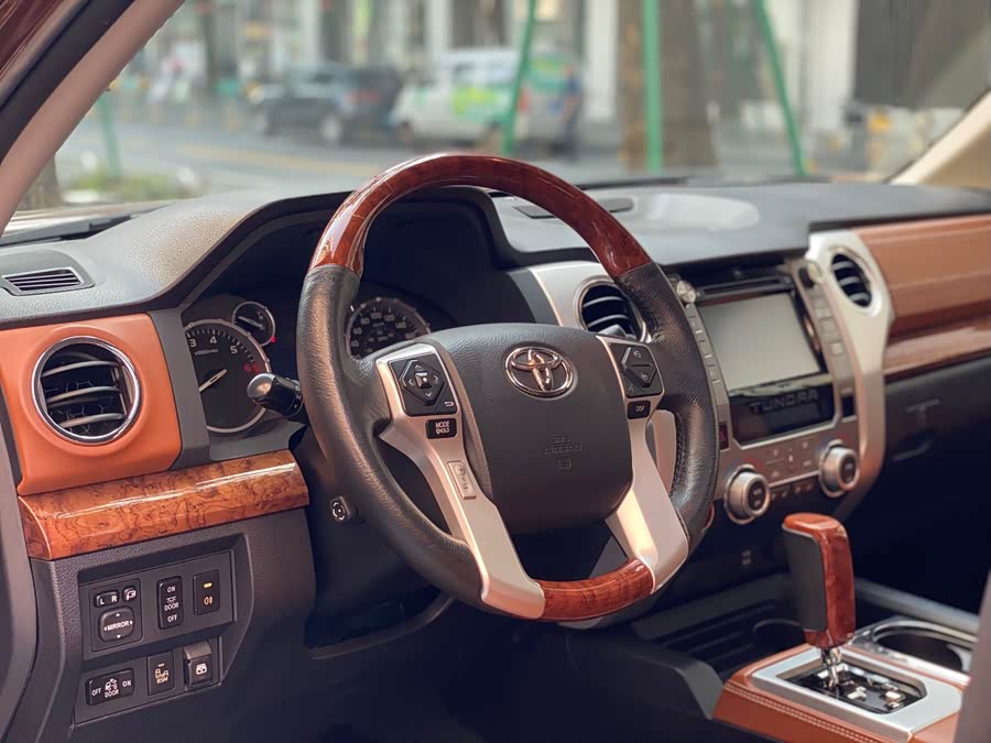 Toyota Tundra 2015 immagine di auto #8