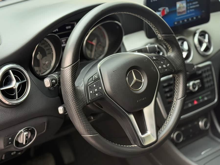 Mercedes-Benz GLA Class (Imported) 2014 #8 Mercedes-Benz GLA Class (Imported) 2014 car image #8