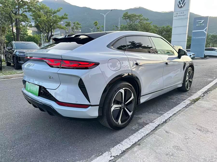 BYD SongL EV 2023 #8 BYD SongL EV 2023 car image #8