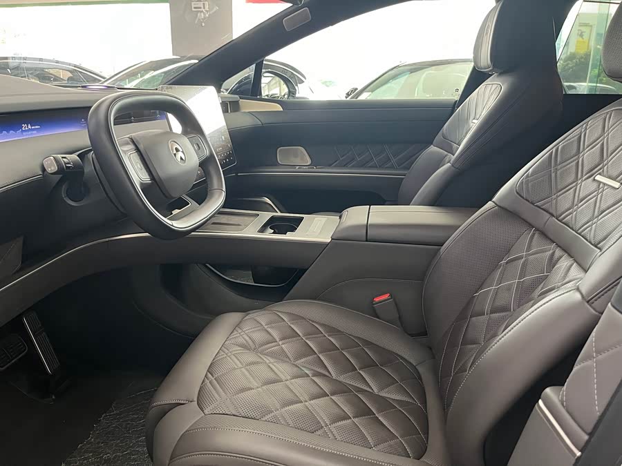 NIO ET9 2024 car image #8