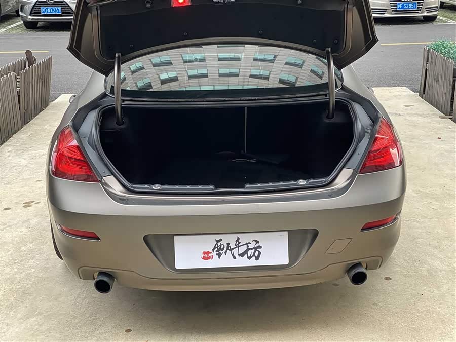 BMW 6 Series 2012 car image #8