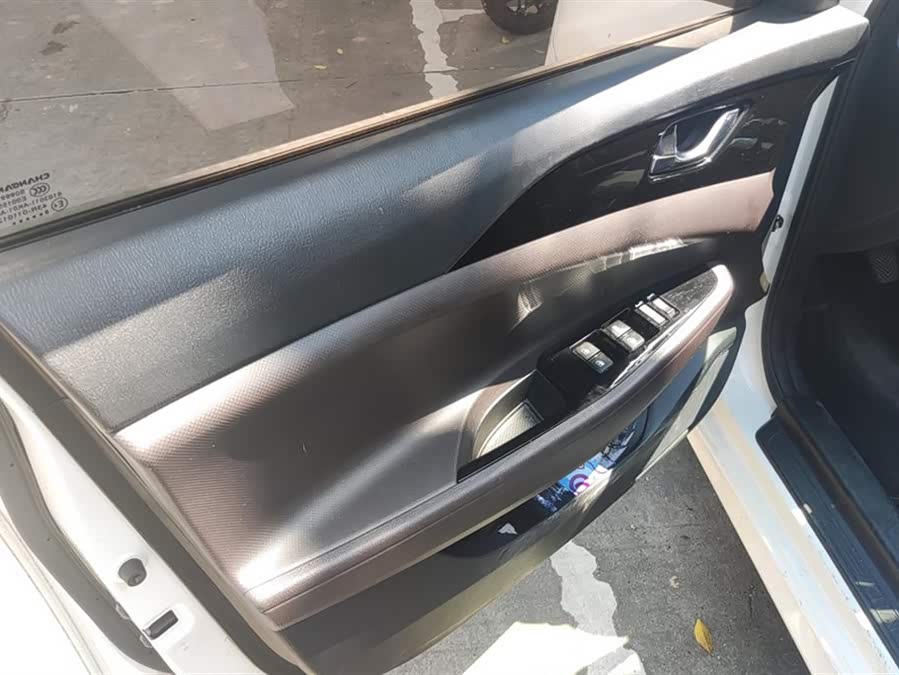 Changan Eado DT 2018 #8 Changan Eado DT 2018 car image #8