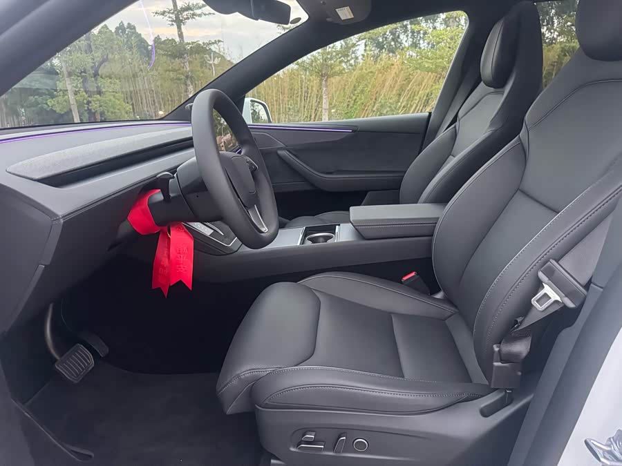 特斯拉 Model Y L 2025 汽车图片 #8