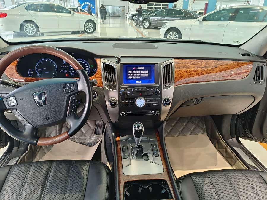 Hyundai Equus 2011 #8 Hyundai Equus 2011 car image #8