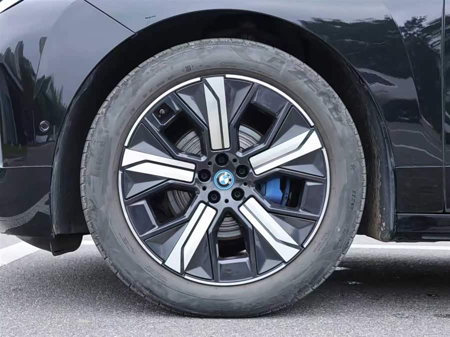 BMW iX 2023 #8 BMW iX 2023 car image #8