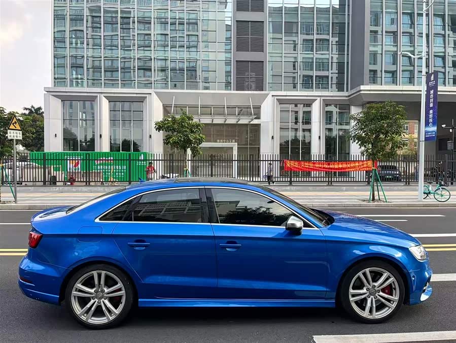 Audi S3 2018 car image #8