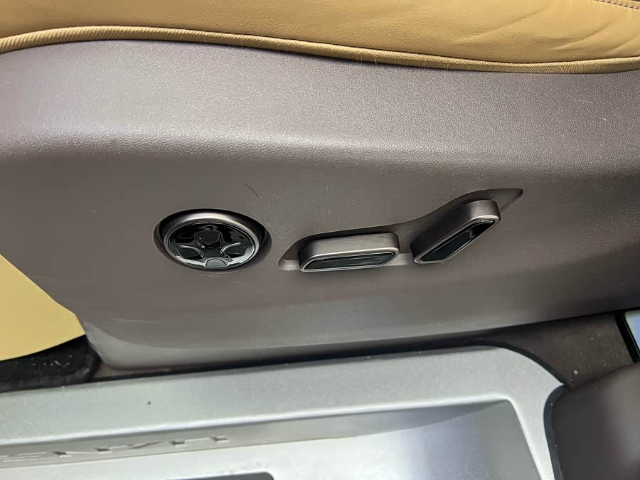 腾势 腾势D9 2023 汽车图片 #8