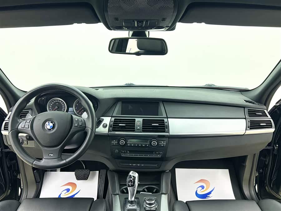 BMW X5 M 2010 #8 BMW X5 M 2010 car image #8