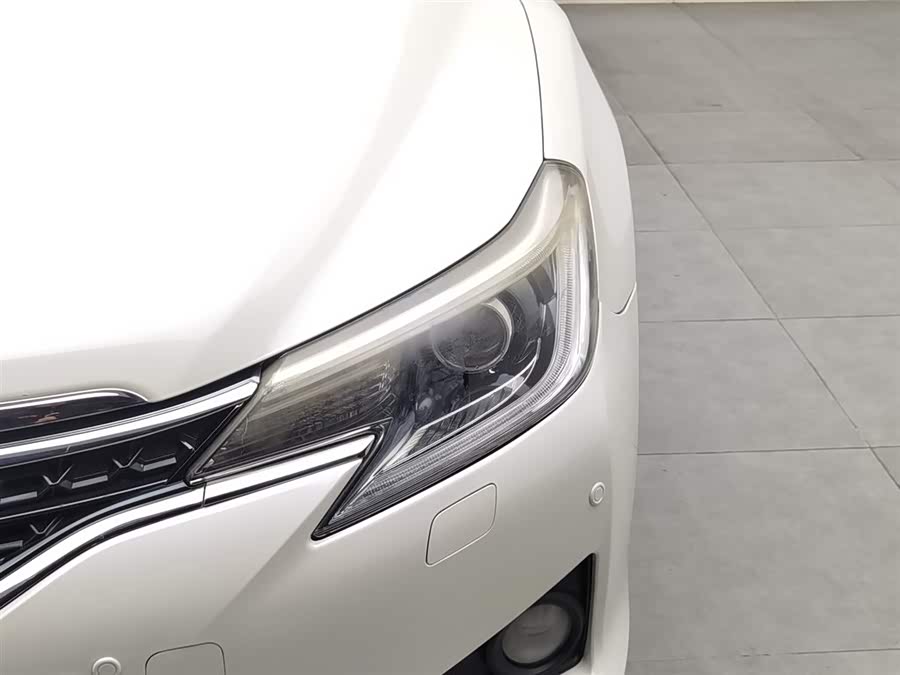 Toyota Reiz 2014 صورة سيارة #8