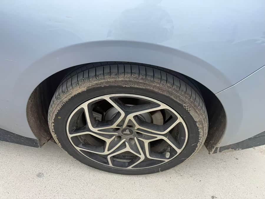 哪吒汽车 哪吒GT 2023 汽车图片 #8