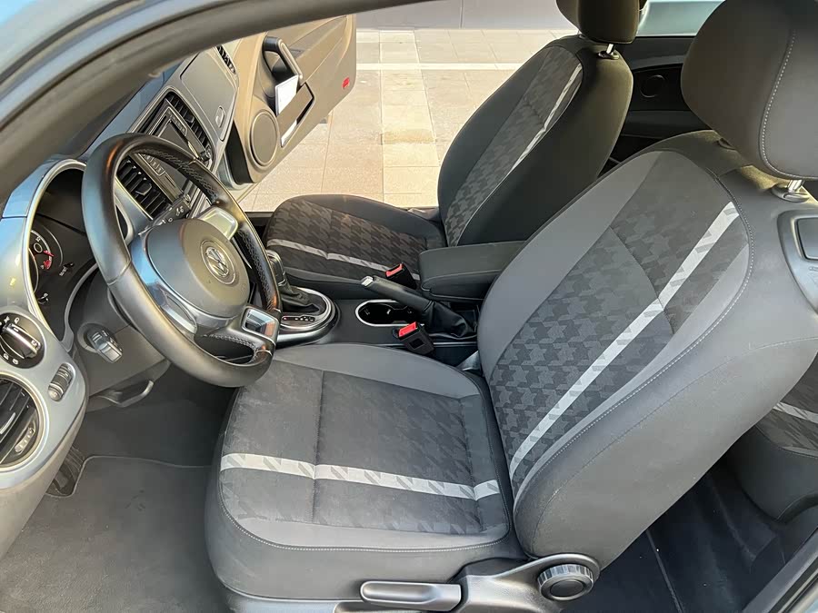 Volkswagen Beetle 2018 immagine di auto #8