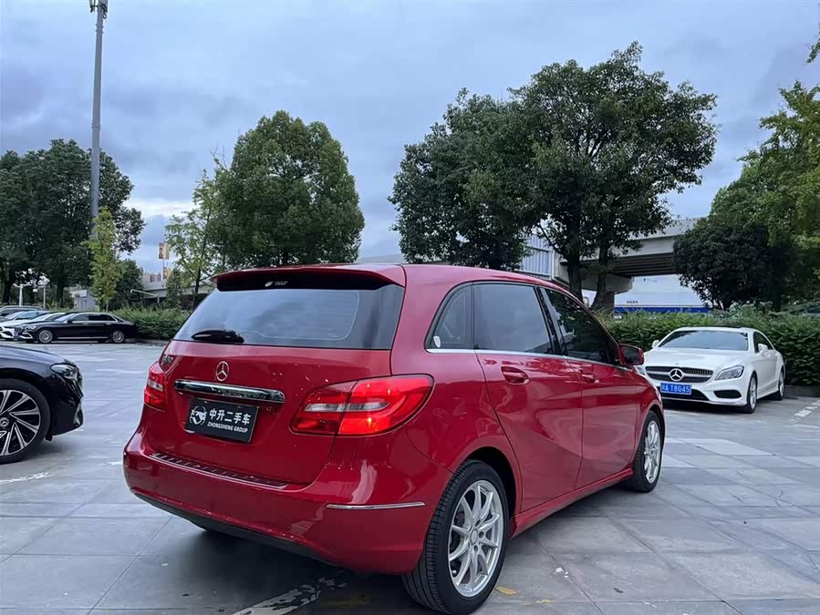 Mercedes-Benz B Class 2013 car image #8