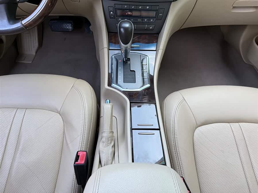 Roewe 750 2015 imagem de carro #8