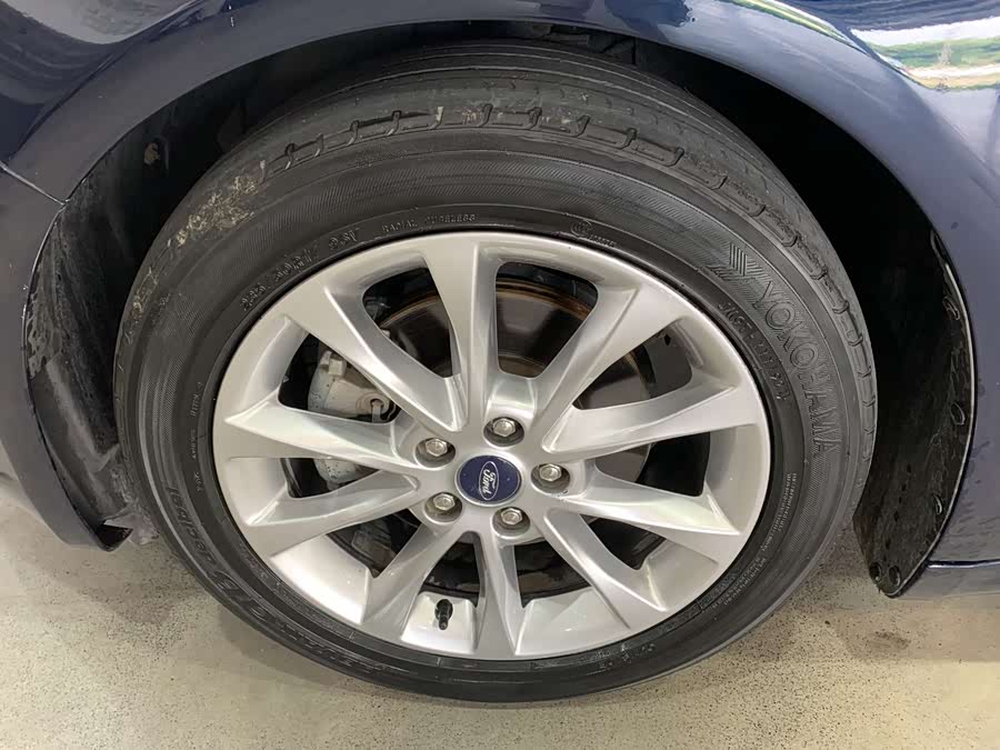 Ford Mondeo 2017 car image #8