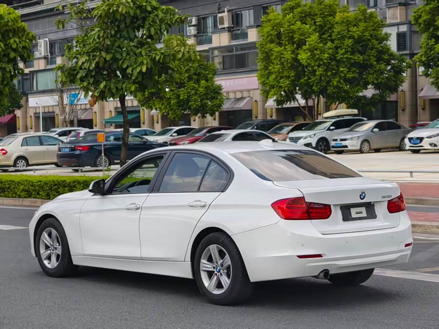 BMW 3 Series (Imported) 2012 изображение автомобиля #8