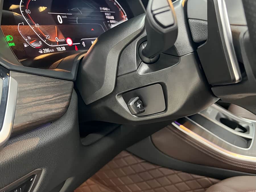 BMW X5 2023 immagine di auto #8