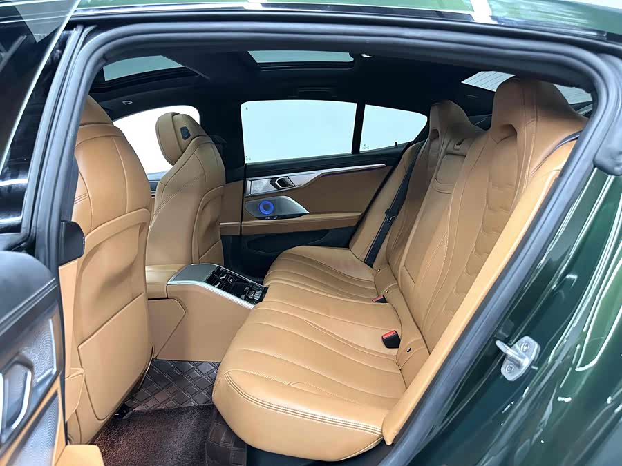 BMW 8 Series 2024 #8 BMW 8 Series 2024 car image #8