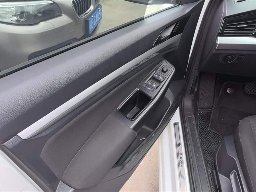 Volkswagen Bora Pure Electric 2021 صورة سيارة #8