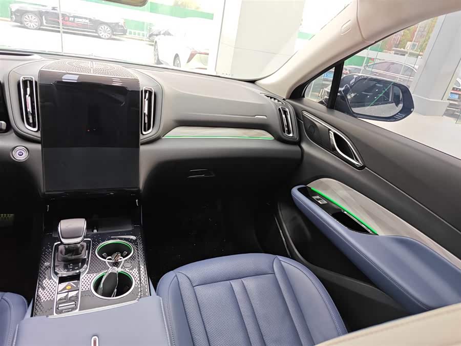 HongQi HS3 2023 #8 HongQi HS3 2023 car image #8