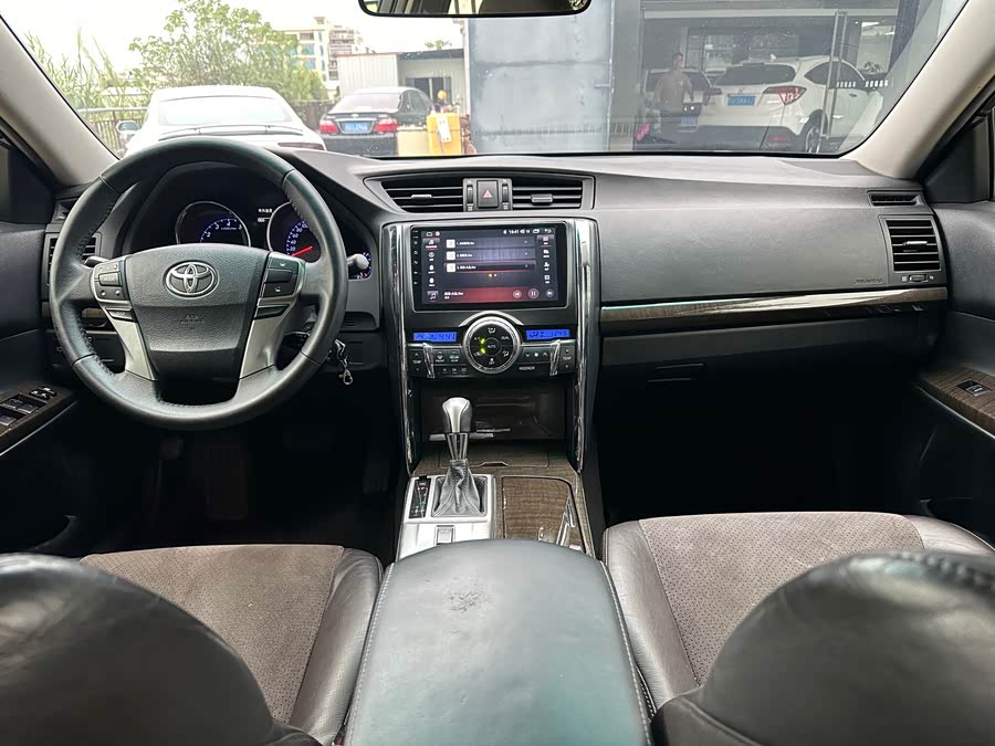 Toyota Reiz 2014 immagine di auto #8