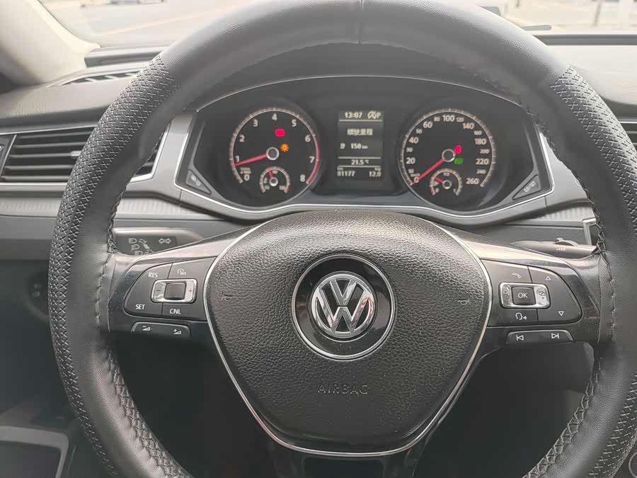 Volkswagen Passat 2018 car image #8