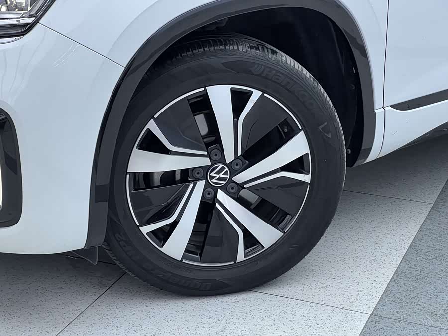 Volkswagen Tayron GTE 2022 car image #8