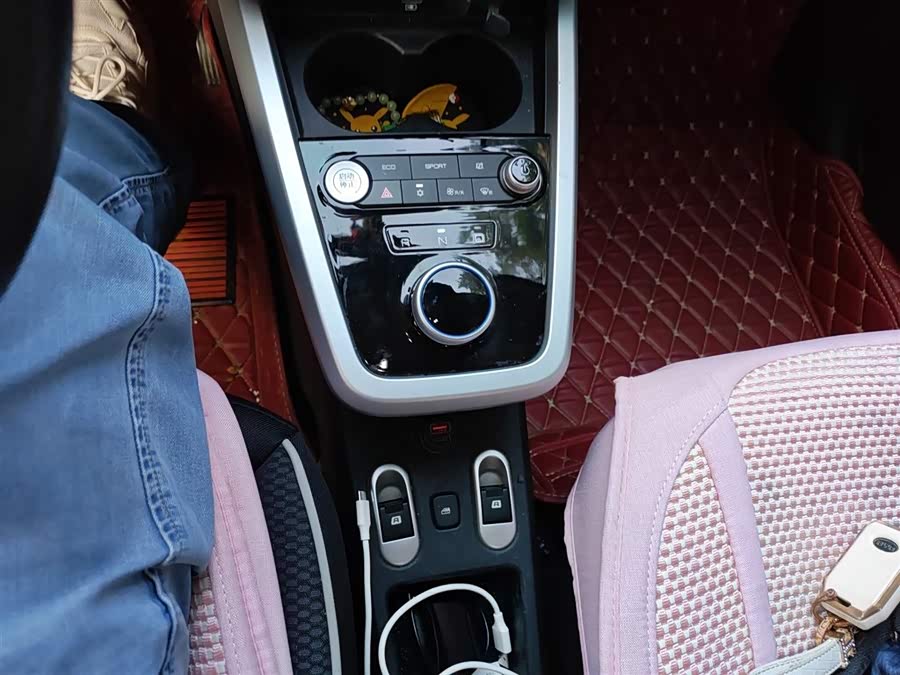 BYD e1 2020 car image #8