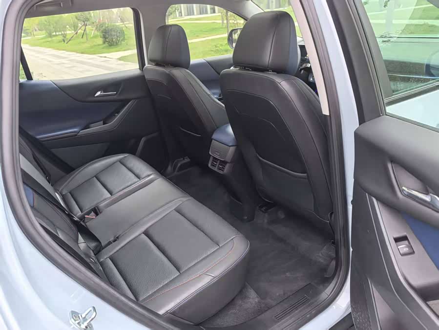 Chevrolet Equinox Plus 2024 car image #8