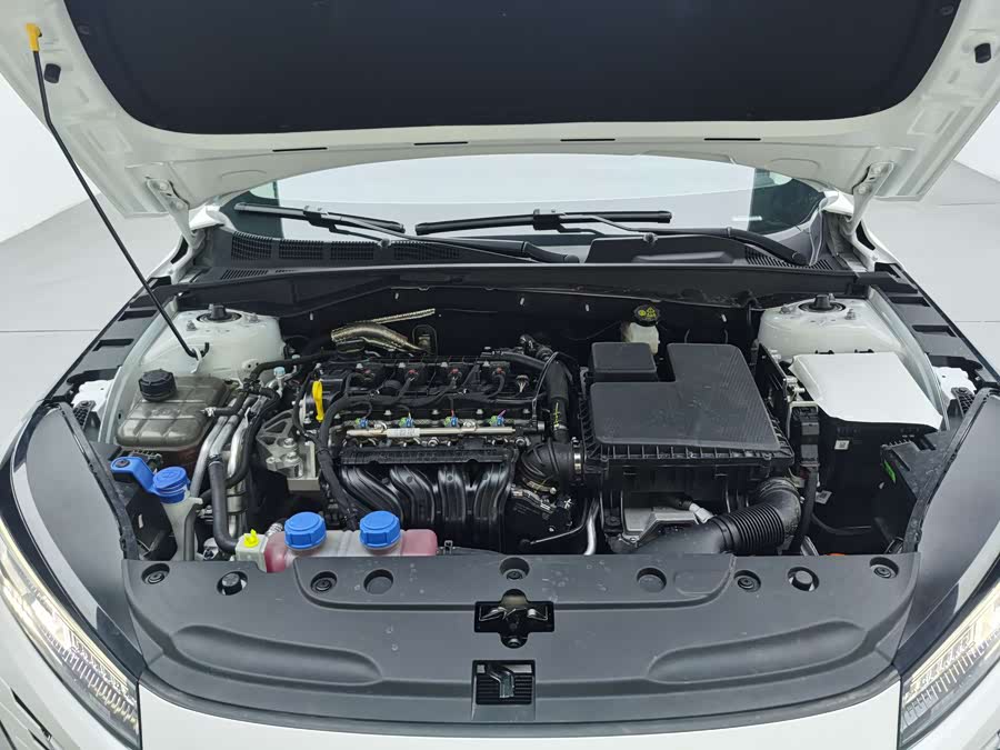 Changan EadoPHEV 2025 изображение автомобиля #8