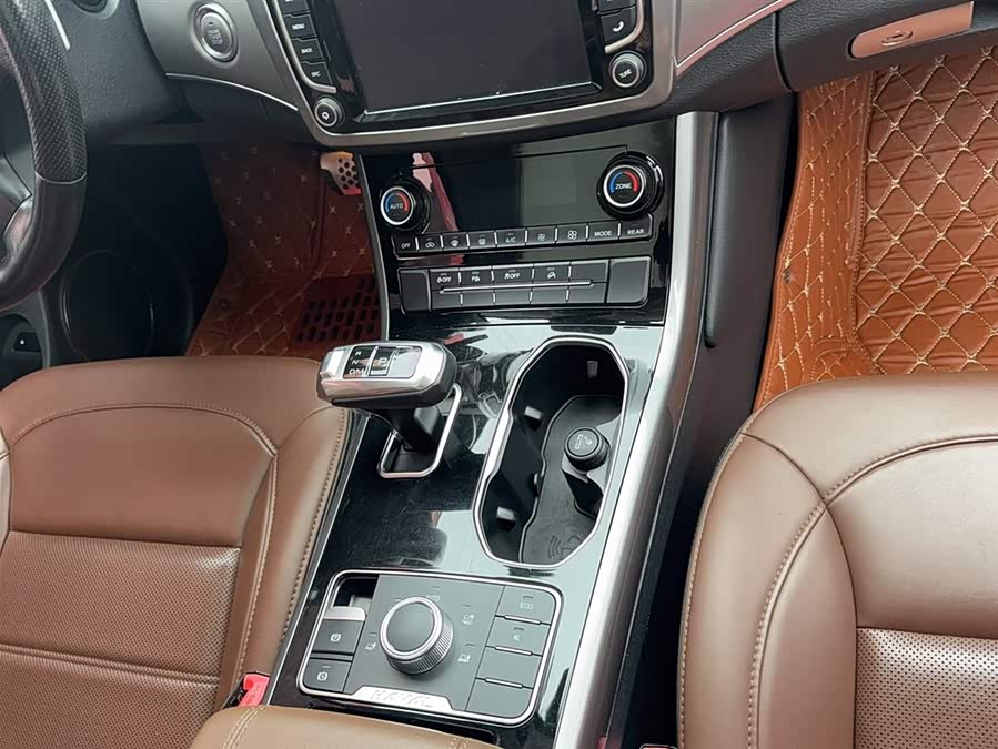 Haval H8 2018 изображение автомобиля #8