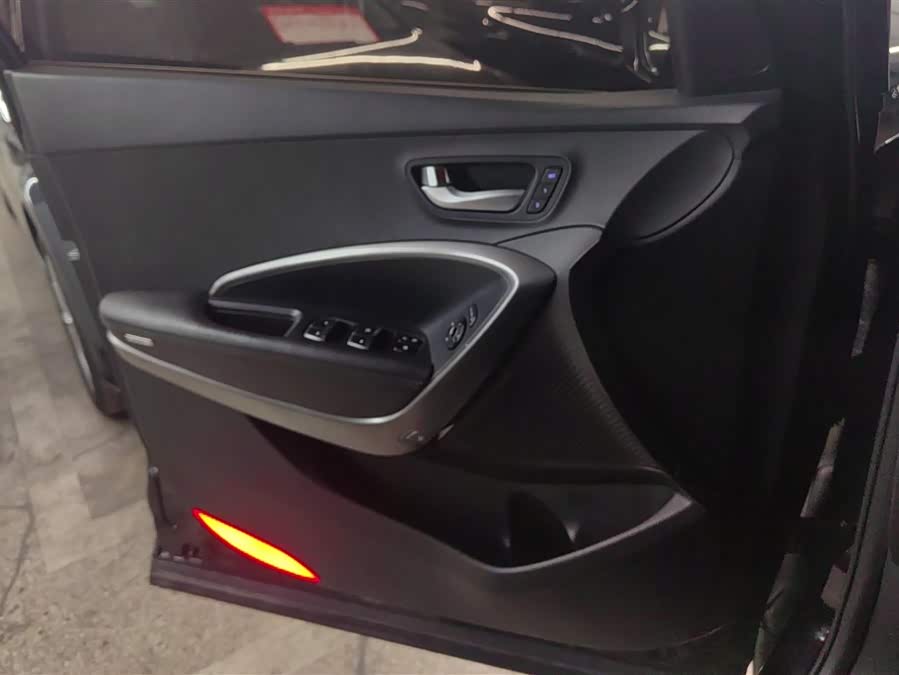 Hyundai Santa Fe (Imported) 2013 car image #8