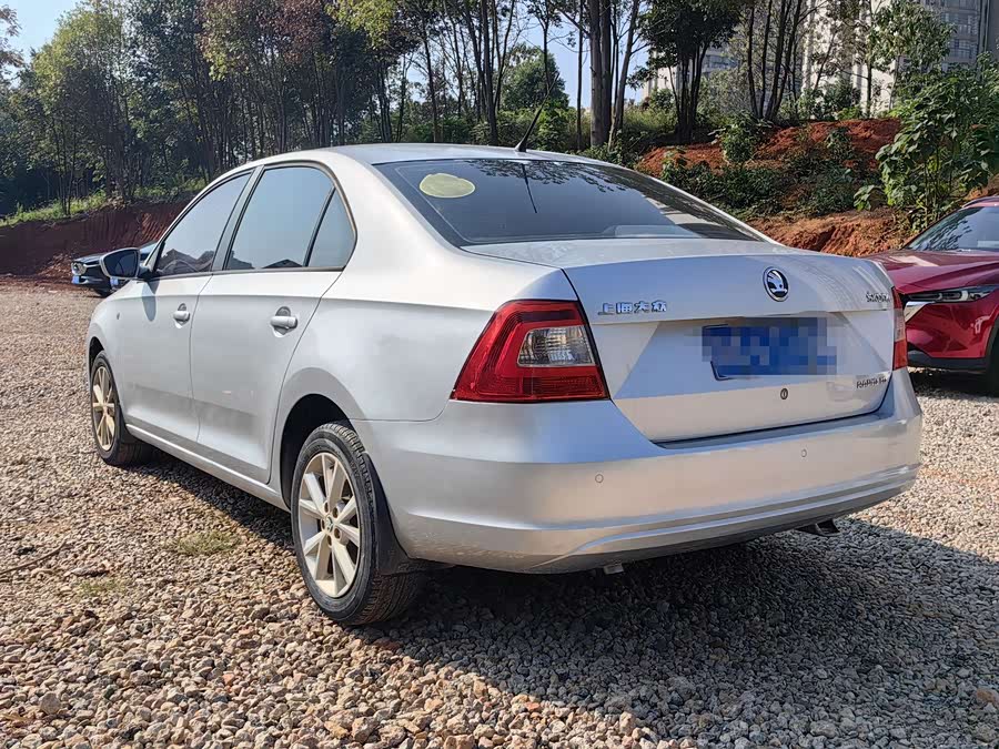 Skoda Rapid 2013 #8 Skoda Rapid 2013 car image #8