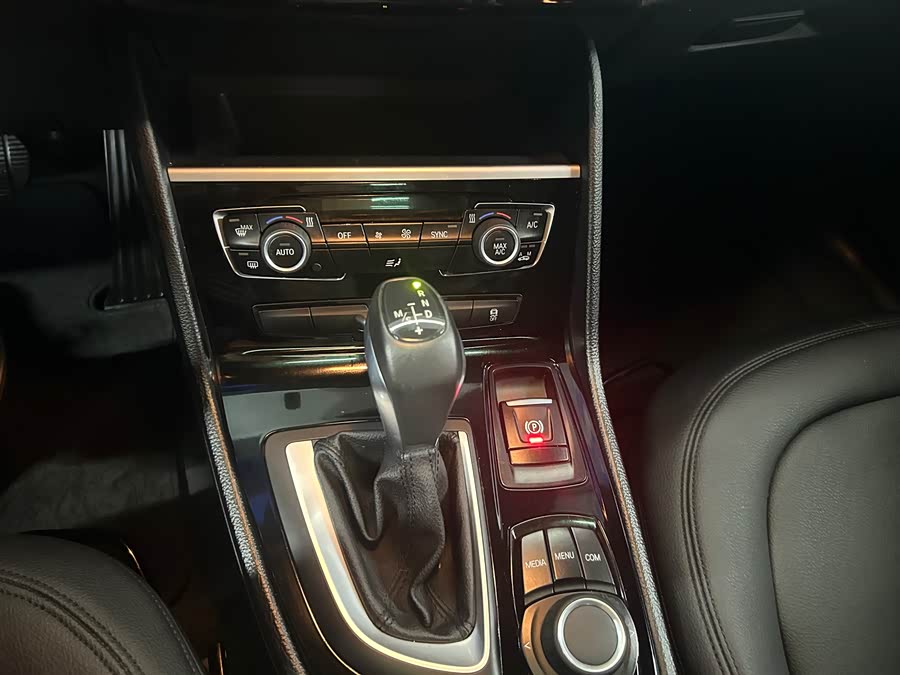 BMW 2 Series Tourer 2018 #8 BMW 2 Series Tourer 2018 صورة سيارة #8