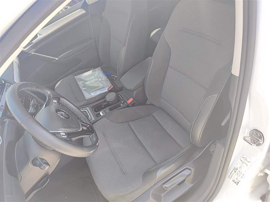 Volkswagen Golf Pure Electric 2020 imagen de coche #8