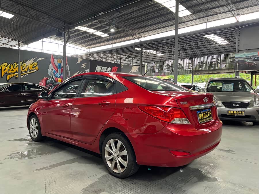 Hyundai Reina 2010 #8 Hyundai Reina 2010 car image #8