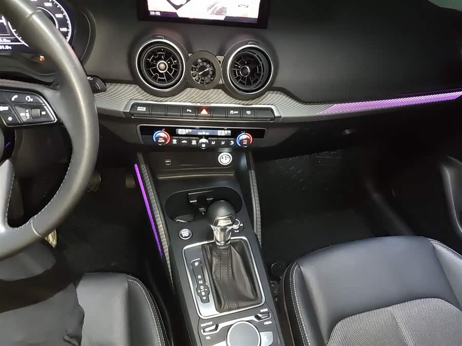 Audi Q2L e-tron 2021 #8 Audi Q2L e-tron 2021 car image #8