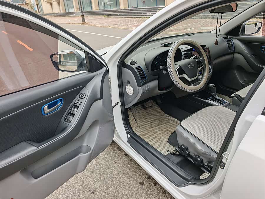 Hyundai Elantra EV 2017 car image #8